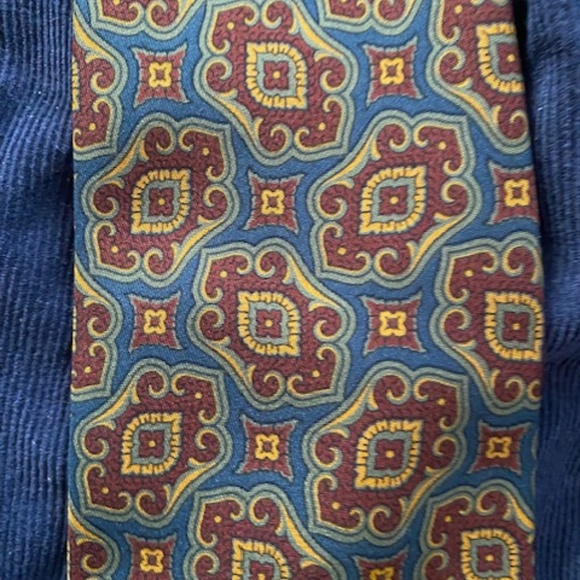 VINTAGE BARNEYS NEW YORK SILK TIE ---- MADE IN ITALY - Picture 3 of 7